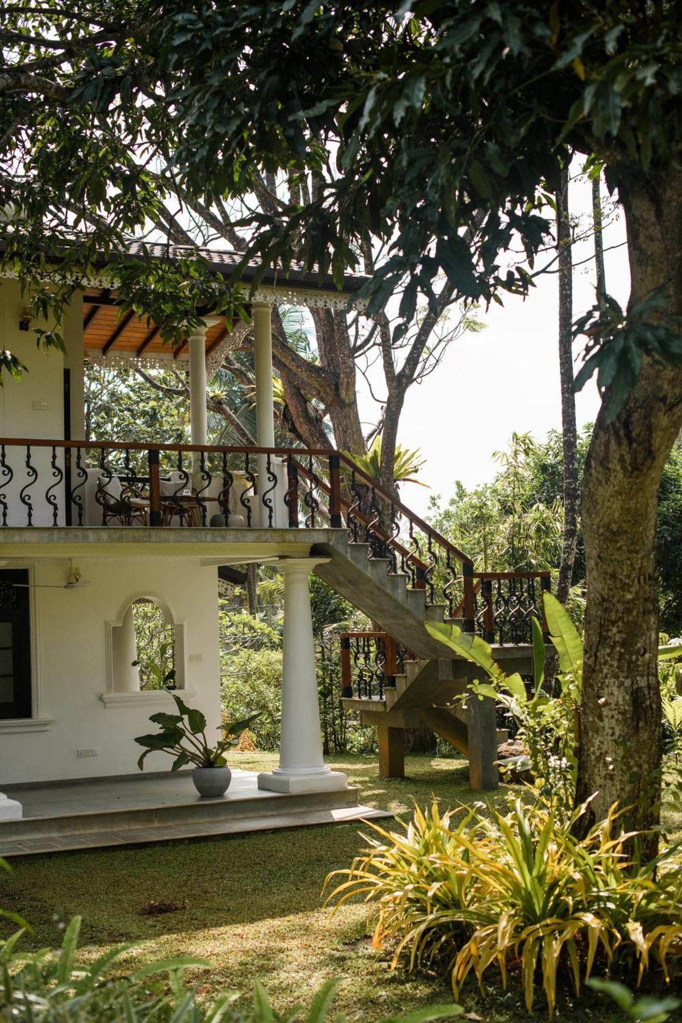 Roots Retreat Hotel Unawatuna Bagian luar foto