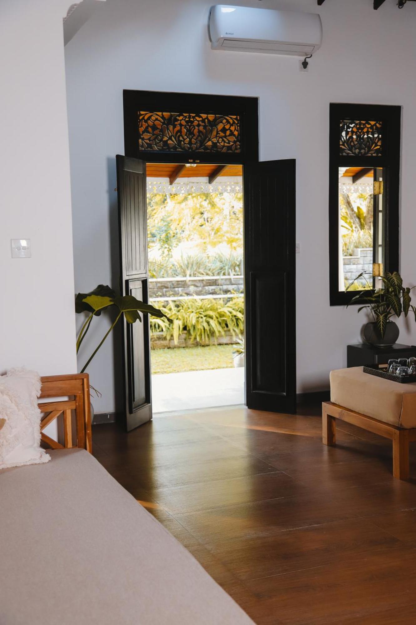 Roots Retreat Hotel Unawatuna Bagian luar foto